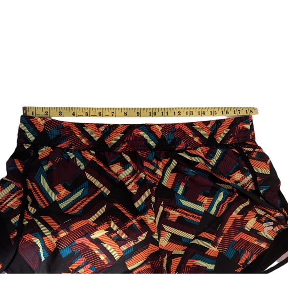 Fila Women's Running Shorts Size XL- Geometric Pattern- Perfect Conditio… - Picture 5 of 6